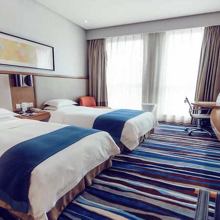 Holiday Inn Express Chongqing Guanyinqiao By Ihg Exteriör bild