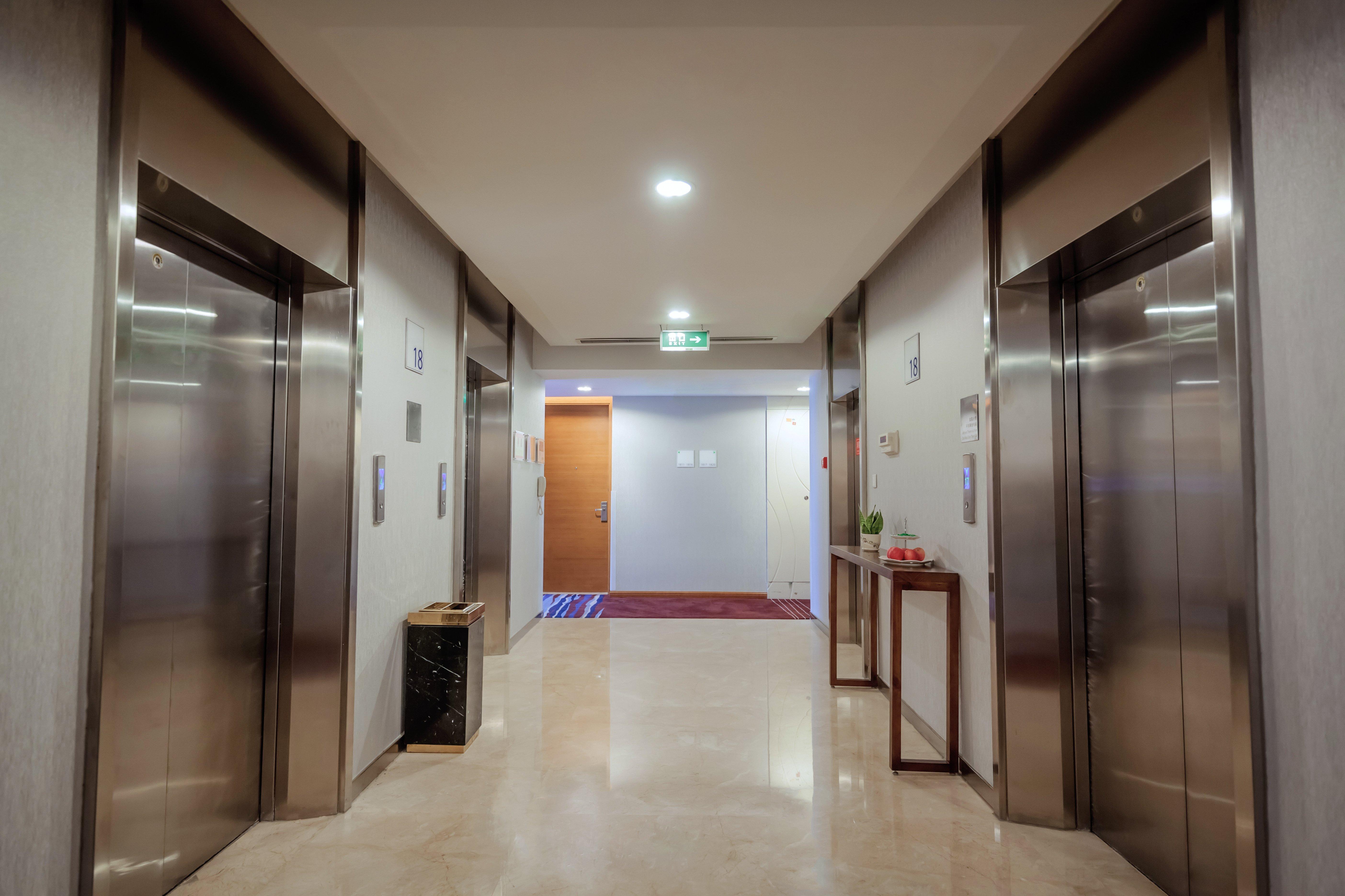 Holiday Inn Express Chongqing Guanyinqiao By Ihg Exteriör bild