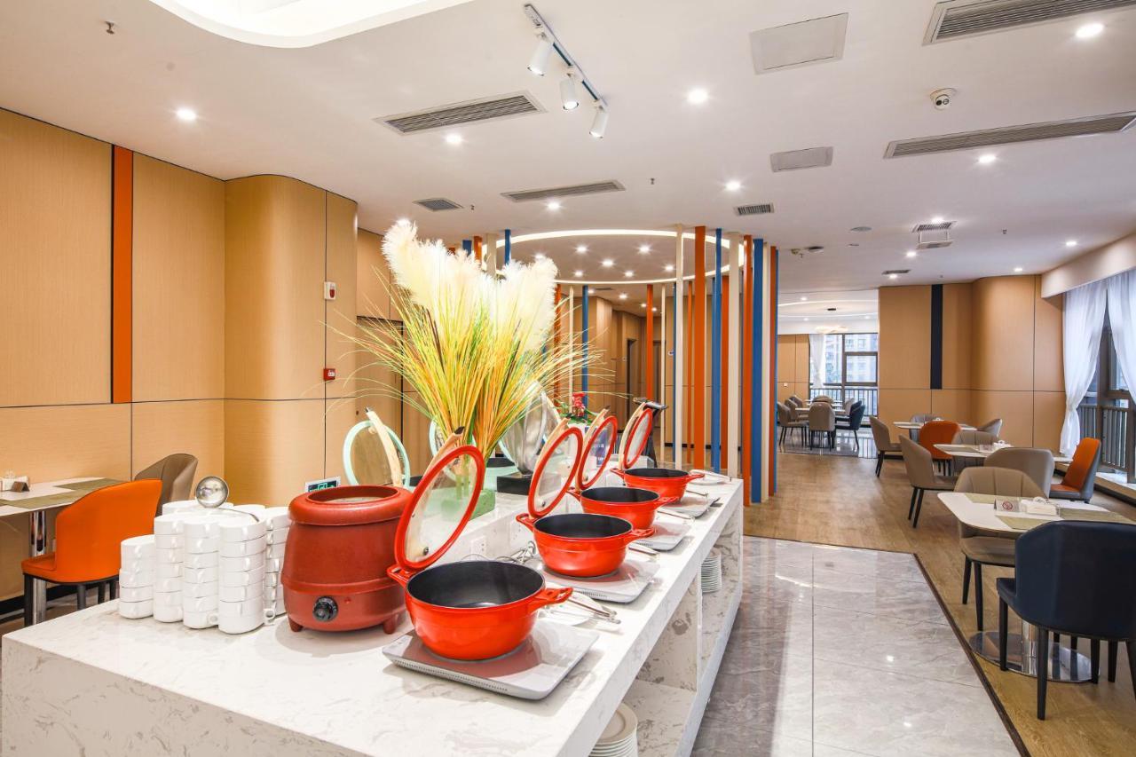Holiday Inn Express Chongqing Guanyinqiao By Ihg Exteriör bild