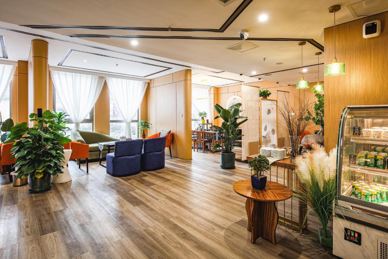 Holiday Inn Express Chongqing Guanyinqiao By Ihg Exteriör bild