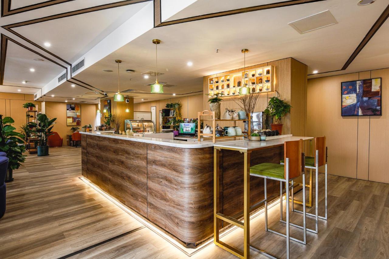 Holiday Inn Express Chongqing Guanyinqiao By Ihg Exteriör bild