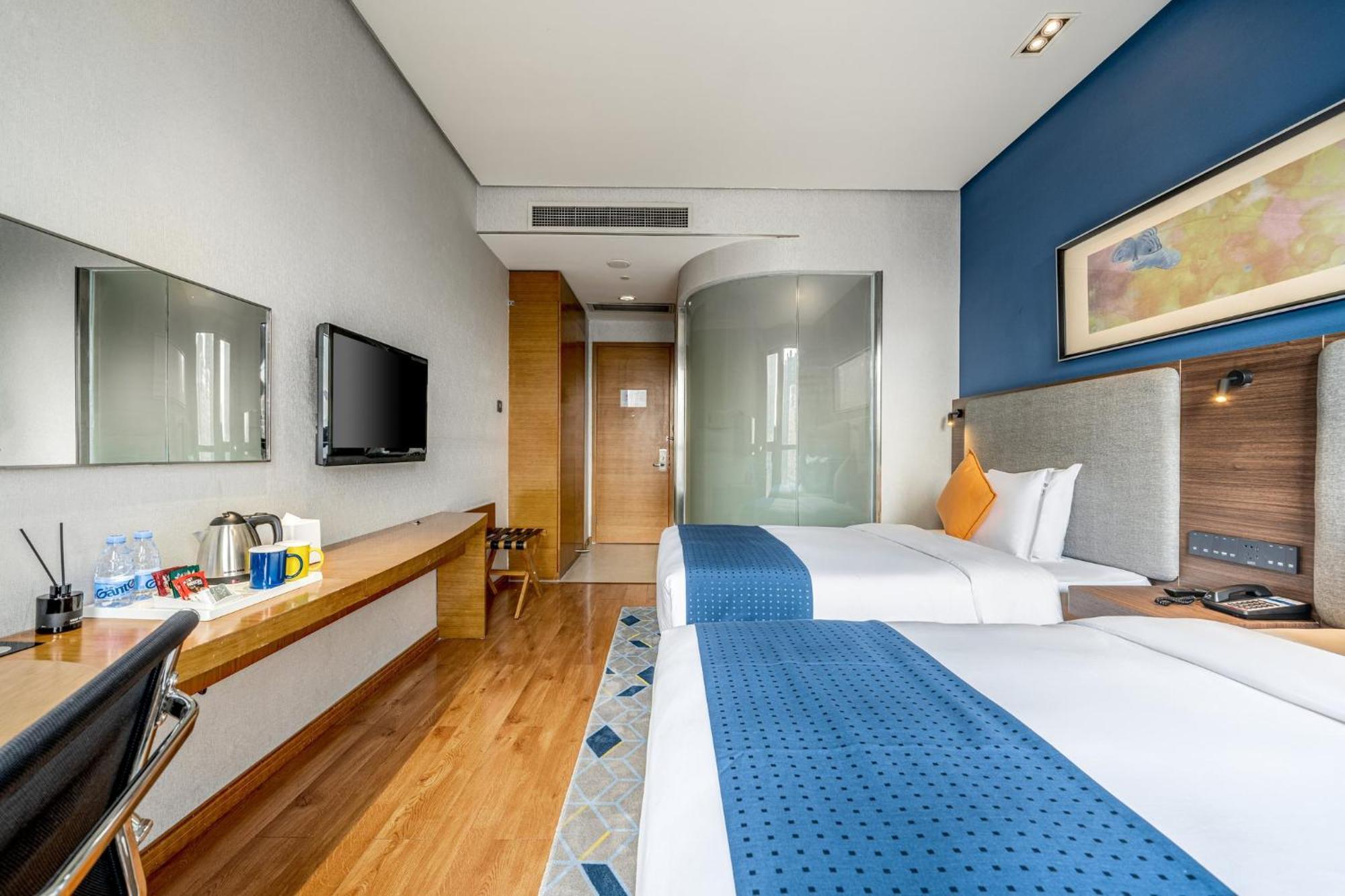Holiday Inn Express Chongqing Guanyinqiao By Ihg Exteriör bild